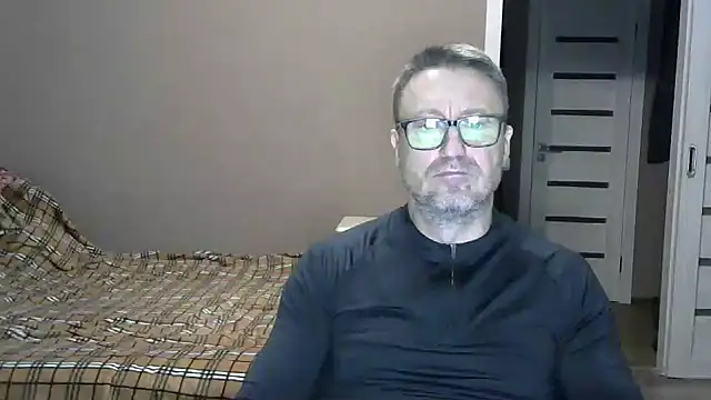 Snapshot of HarrySnake chatting on 6, 12, 2024 HarrySnake online show from 6, 12, 2024