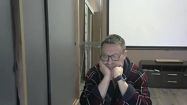 Snapshot of HarrySnake chatting on 6, 10, 2025 HarrySnake online show from 6, 10, 2025