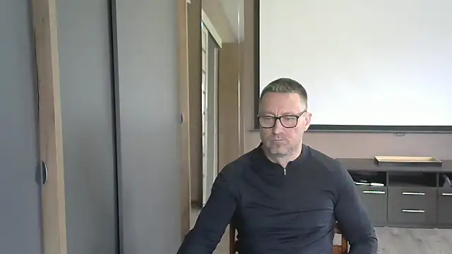 Snapshot of HarrySnake chatting on 15, 10, 2025 HarrySnake online show from 15, 10, 2025