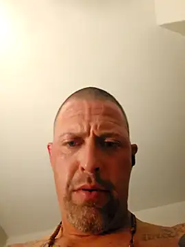 Snapshot of LongandEasy77 chatting on 16, 12, 2025 LongandEasy77 online show from 16, 12, 2025