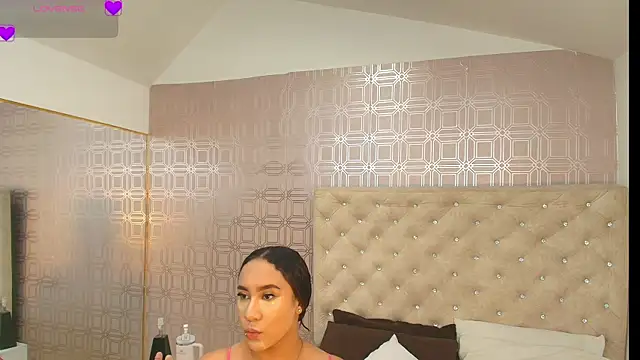 Snapshot of Sara_Desire chatting on 29, 1, 2025 Sara Desire online show from 29, 1, 2025