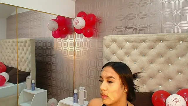 Snapshot of Sara_Desire chatting on 11, 2, 2025 Sara Desire online show from 11, 2, 2025