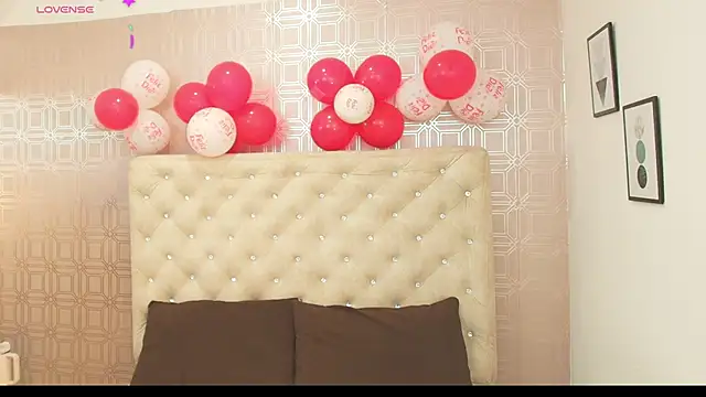 Snapshot of Sara_Desire chatting on 16, 2, 2025 Sara Desire online show from 16, 2, 2025