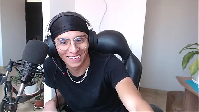 Snapshot of jay_dimarco2 chatting on 9, 2, 2026 jay dimarco2 online show from 9, 2, 2026