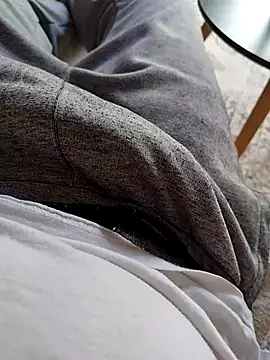 A man in public online show from 18, 12, 2025