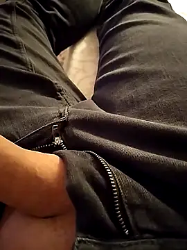 Snapshot of A_man_in_public chatting on 2, 2, 2026 A man in public online show from 2, 2, 2026