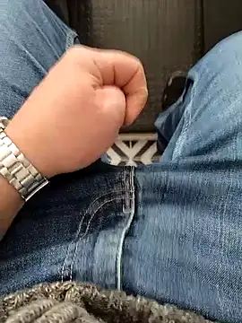 Snapshot of A_man_in_public chatting on 1, 3, 2026 A man in public online show from 1, 3, 2026