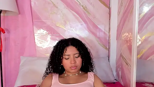 Snapshot of JessyZoe chatting on 18, 11, 2025 JessyZoe online show from 18, 11, 2025