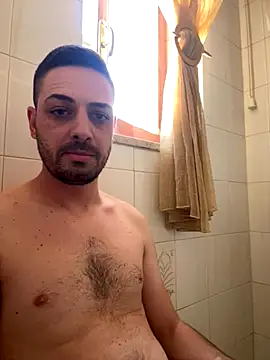 Snapshot of iltoscano95 chatting on 4, 10, 2025 iltoscano95 online show from 4, 10, 2025