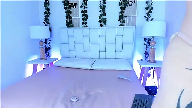 Snapshot of SophieHill_gh chatting on 18, 1, 2025 SophieHill gh online show from 18, 1, 2025