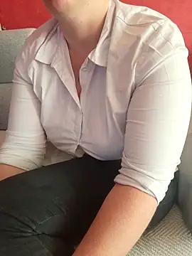 cruellaculdenfer67 online show from 14, 10, 2025