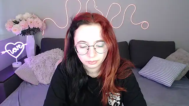 Mini Diva online show from 18, 11, 2025