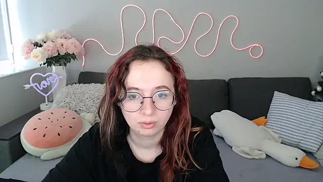 Mini Diva online show from 1, 3, 2026