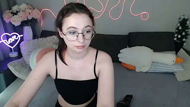 Mini Diva online show from 1, 4, 2026