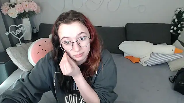 Mini Diva online show from 11, 4, 2026