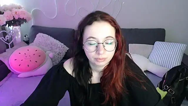 Snapshot of Mini_Diva chatting on 6, 7, 2026 Mini Diva online show from 6, 7, 2026