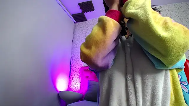 luly pink online show from 17, 4, 2026