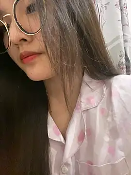 Krixxi22 online show from 7, 3, 2025