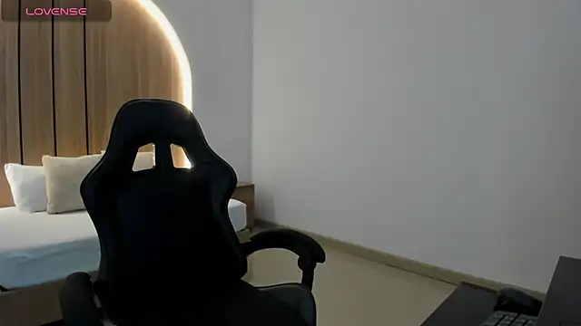 zoe danae  online show from 27, 3, 2026