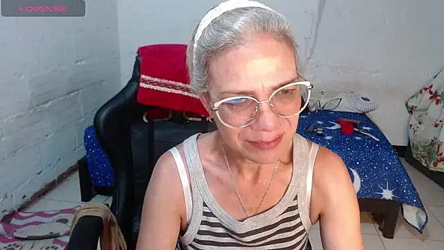 Giorgia xue53 online show from 8, 12, 2024