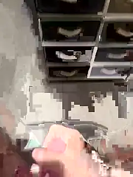 Deralboaus01 online show from 8, 11, 2025