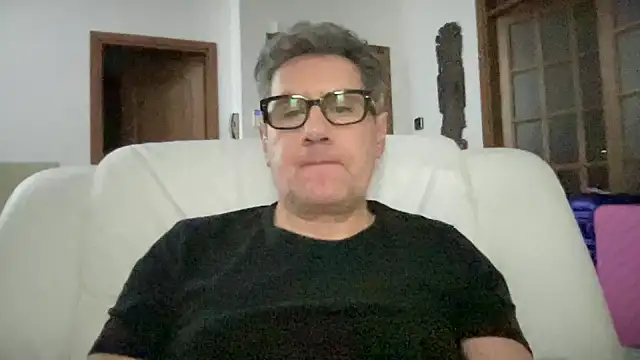 Snapshot of Britmi chatting on 7, 12, 2024 Britmi online show from 7, 12, 2024