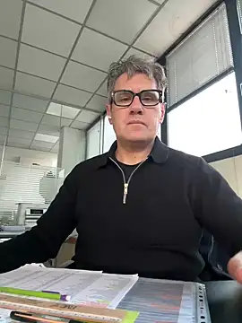 Snapshot of Britmi chatting on 11, 12, 2024 Britmi online show from 11, 12, 2024