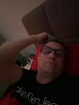 Snapshot of Britmi chatting on 2, 3, 2025 Britmi online show from 2, 3, 2025