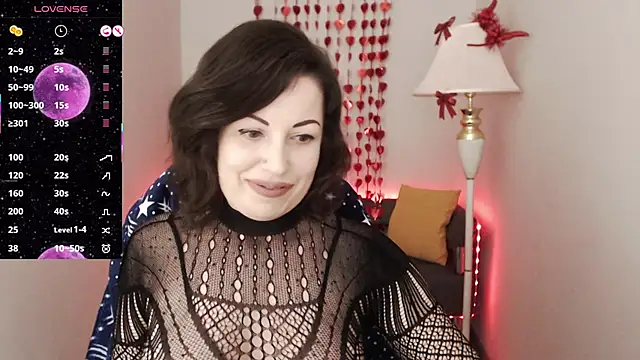 Emily Midlton online show from 4, 3, 2025