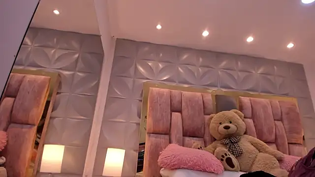 Charlotte Ice1 online show from 23, 3, 2026