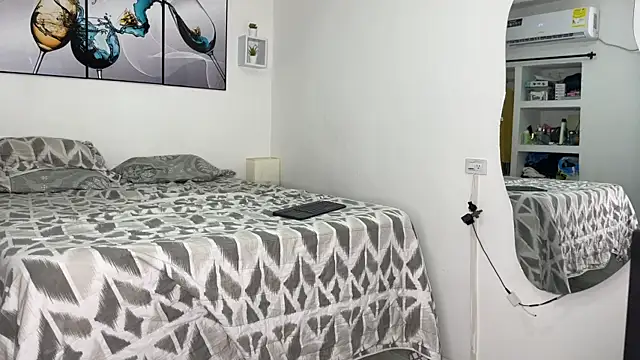 wendy alejo1712 online show from 24, 9, 2025