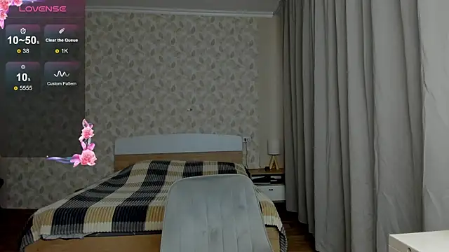 Snapshot of MariaStuart chatting on 8, 10, 2025 MariaStuart online show from 8, 10, 2025