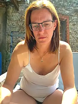 Snapshot of SpiceLea chatting on 19, 5, 2026 SpiceLea online show from 19, 5, 2026