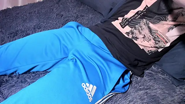 Snapshot of tailer_ chatting on 3, 12, 2024 tailer online show from 3, 12, 2024