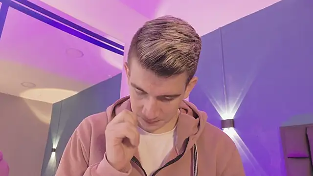 MikaelSlow online show from 3, 3, 2026