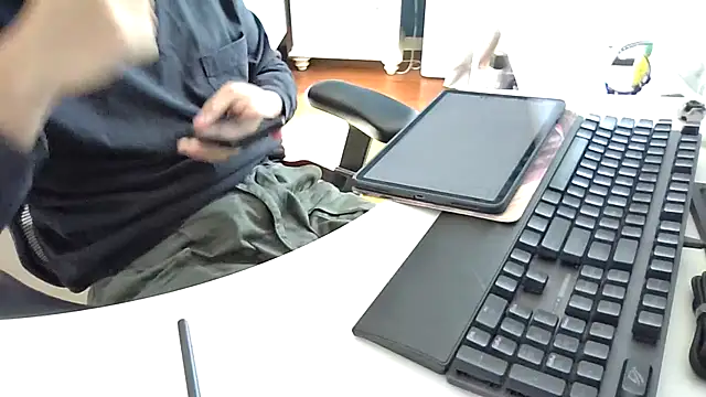 Snapshot of big-pig chatting on 16, 11, 2025 big-pig online show from 16, 11, 2025