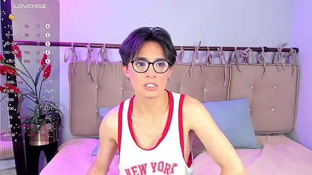 Snapshot of cherryy_boy chatting on 25, 5, 2026 cherryy boy online show from 25, 5, 2026