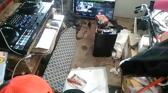 tongueispowerr6d9 online show from 14, 1, 2025