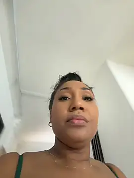 NaiomyLanes online show from 5, 3, 2026