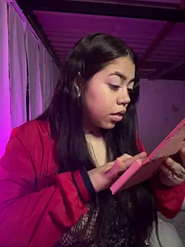 Snapshot of aliensexy chatting on 21, 12, 2024 aliensexy online show from 21, 12, 2024