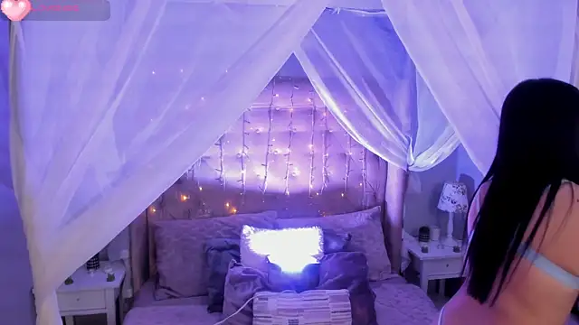 Hanna  Becker  online show from 7, 3, 2025