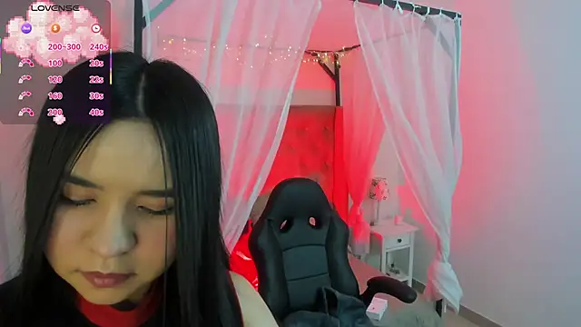 Hanna  Becker  online show from 17, 10, 2025