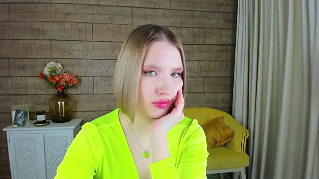 LiliLinn online show from 12, 2, 2025