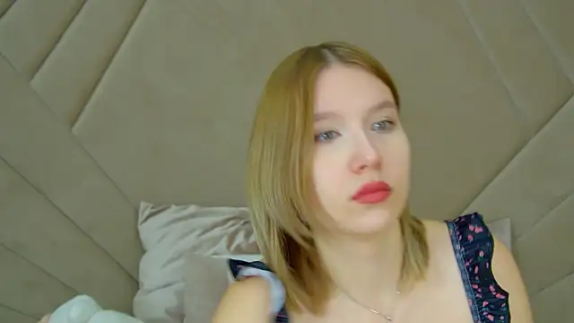 LiliLinn online show from 18, 10, 2025