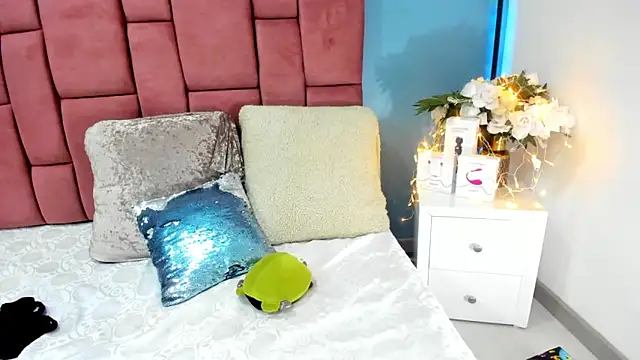 NinaInk online show from 11, 2, 2025