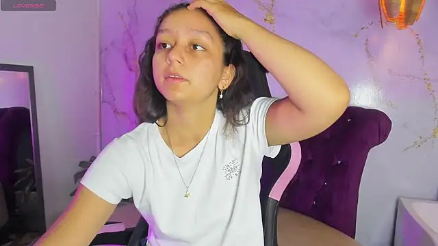 Snapshot of katy_sweet19 chatting on 2, 7, 2026 katy sweet19 online show from 2, 7, 2026