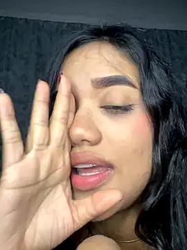 Snapshot of ElaEndez_ chatting on 14, 12, 2025 ElaEndez online show from 14, 12, 2025