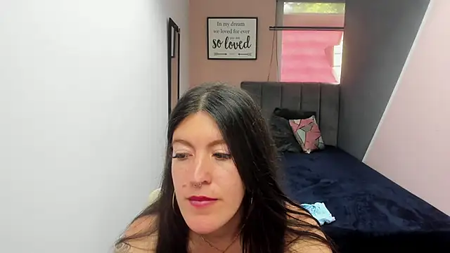 LiaCooper  online show from 13, 2, 2025