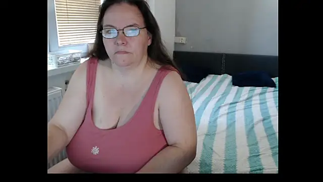 Sweetboobs online show from 6, 7, 2026