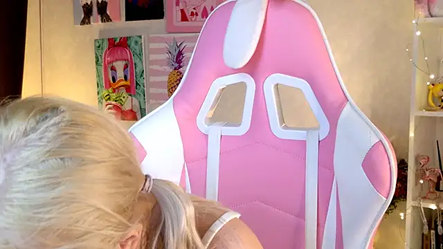 Snapshot of LexieLoree chatting on 7, 12, 2024 LexieLoree online show from 7, 12, 2024